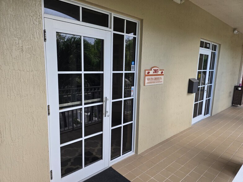 More Photos Of 5401 N University Dr, Coral Springs Medical For Sale