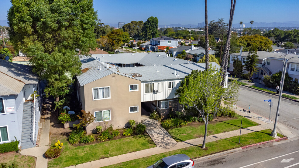 Primary Photo Of 11401 Washington Pl, Los Angeles Apartments For Sale