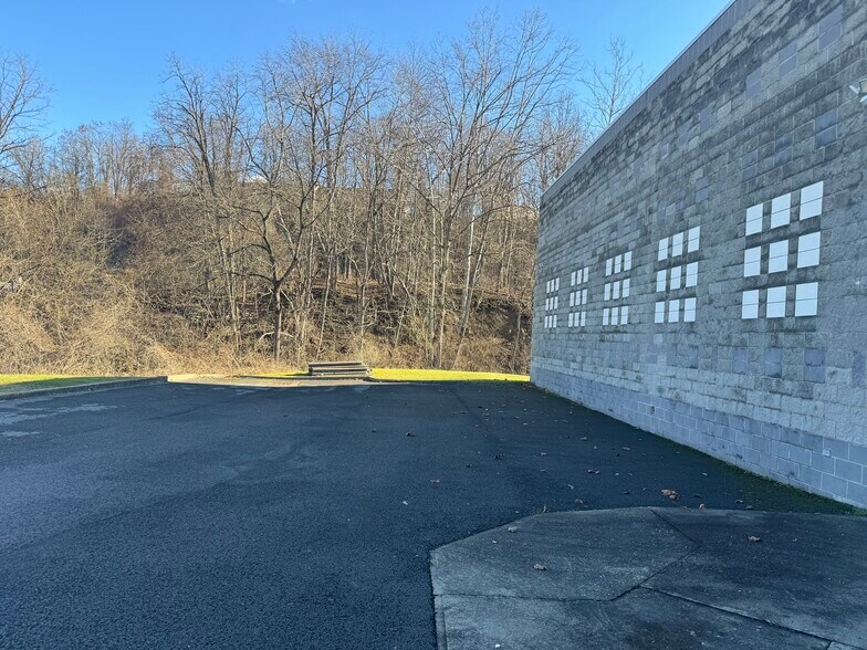 More Photos Of 29 Good Hope Pike, Clarksburg Freestanding For Lease