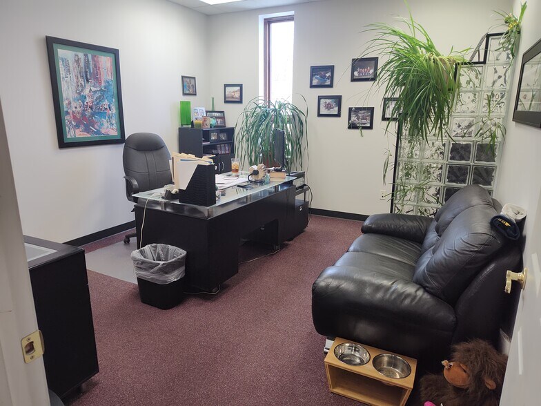 More Photos Of 300 5th St, Belvidere Light Distribution For Sale