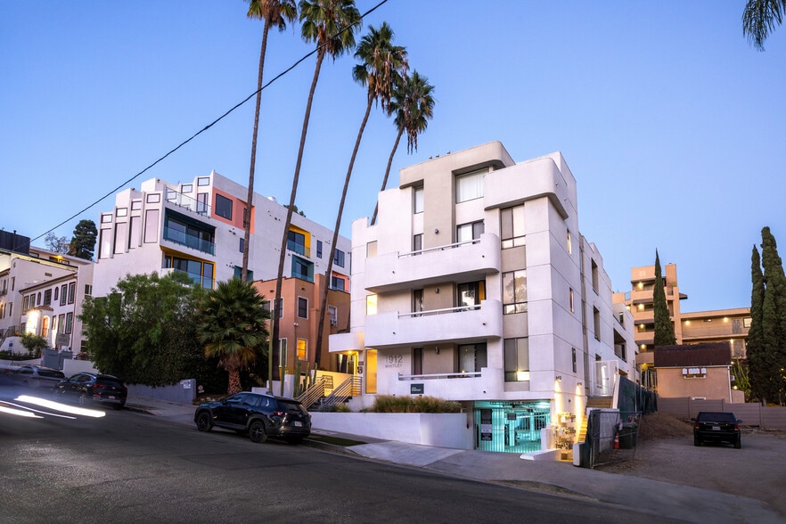 More Photos Of 1912 Whitley Ave, Los Angeles Apartments For Sale