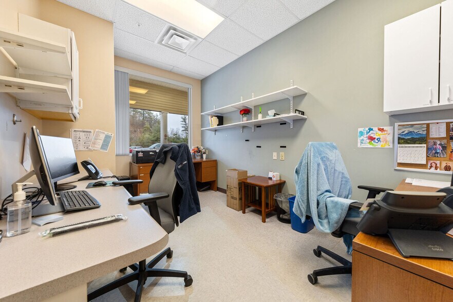 More Photos Of 11 Kimball Dr, Hooksett Storefront Retail Office For Lease