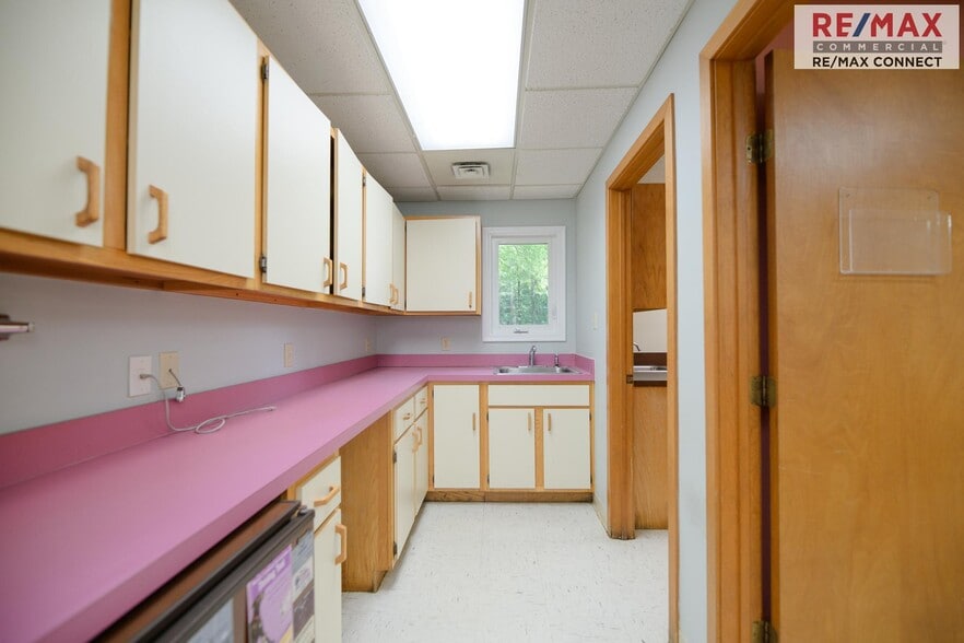 More Photos Of 3440 Hampton Hwy, Yorktown Office For Sale