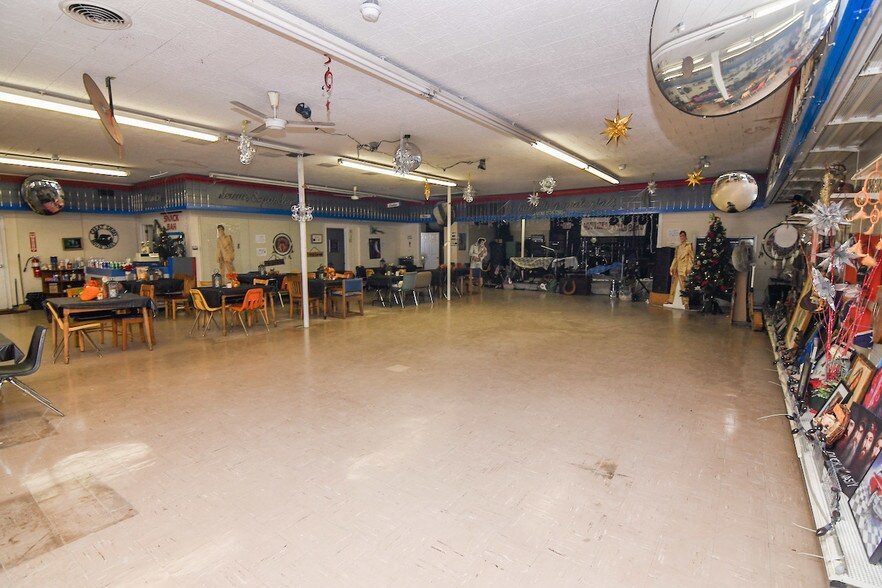 More Photos Of 106 W North Railroad St, Four Oaks Storefront For Sale