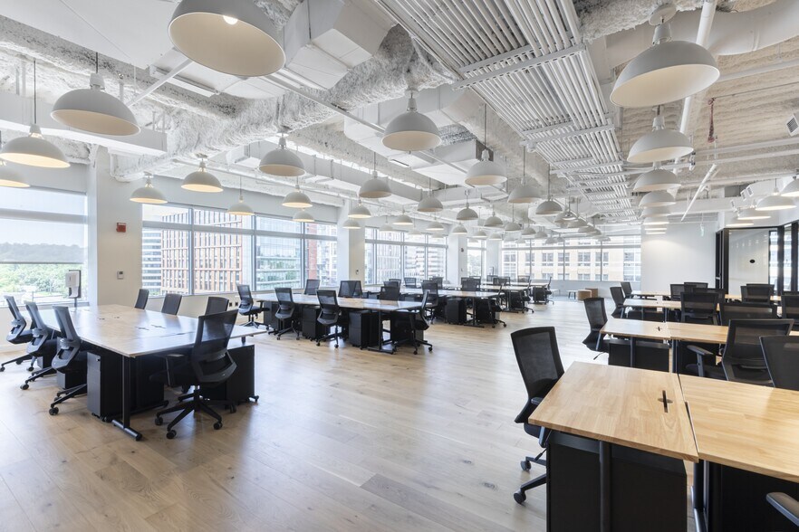 More Photos Of 901 N Glebe Rd, Arlington Coworking Space