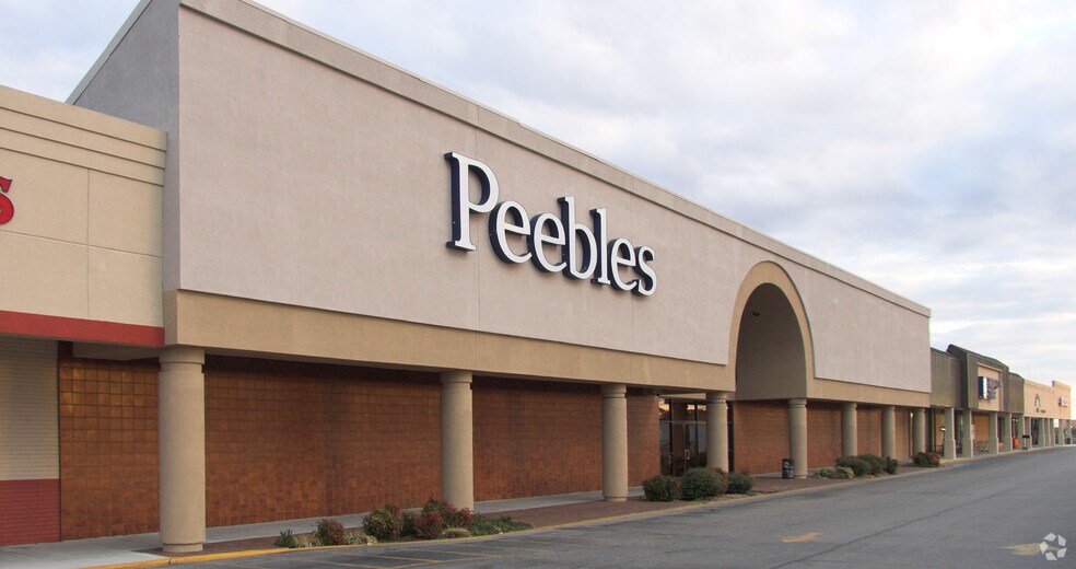 More Photos Of 2002-2028 N Locust Ave, Lawrenceburg General Retail For Lease