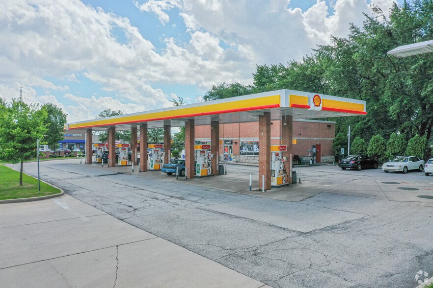 More Photos Of 296 S Gary Ave, Bloomingdale Service Station For Sale
