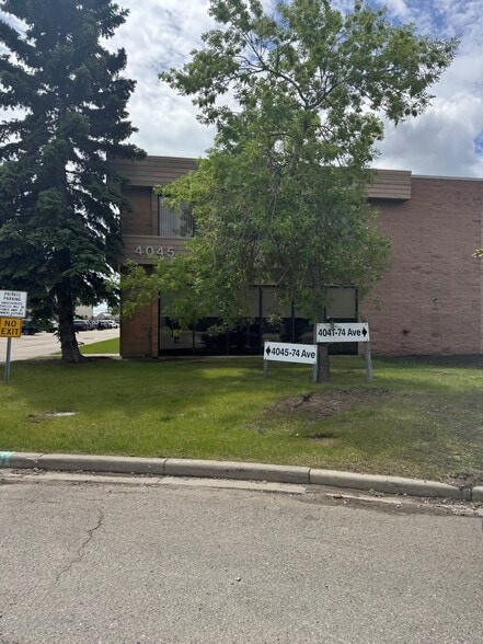 More Photos Of 4045 74th Ave SE, Calgary Warehouse For Sale