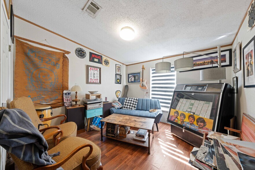 More Photos Of 33855 Blanco Rd, Bulverde Bar For Sale