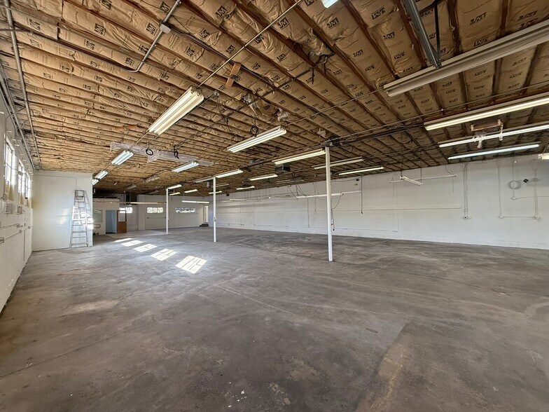 More Photos Of 2030 N Clay St, Denver Flex For Lease