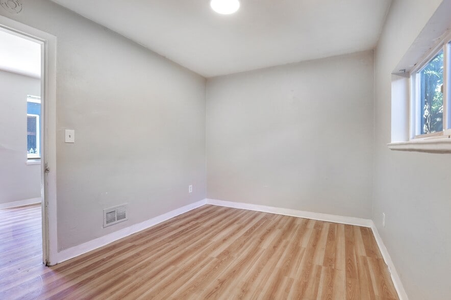 More Photos Of 1190 S Sheridan Blvd, Denver Apartments For Sale