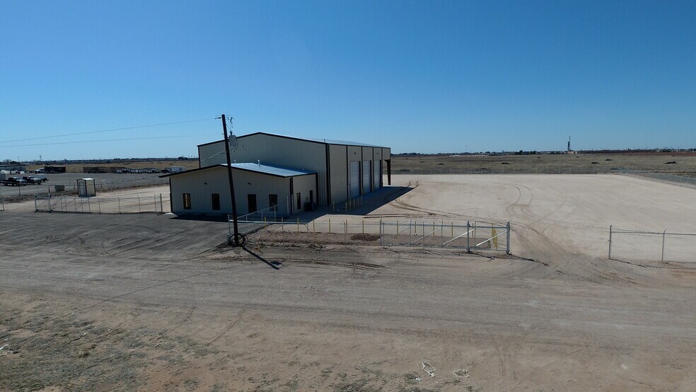 More Photos Of 1508 County Road 1105, Midland Warehouse For Lease