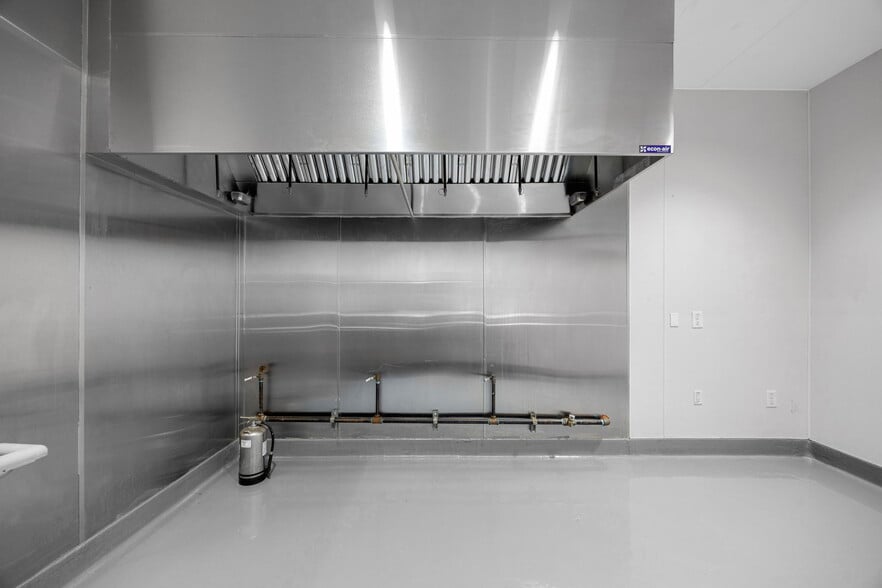 More Photos Of 5524-5536 Satsuma Ave, North Hollywood Food Processing For Sale