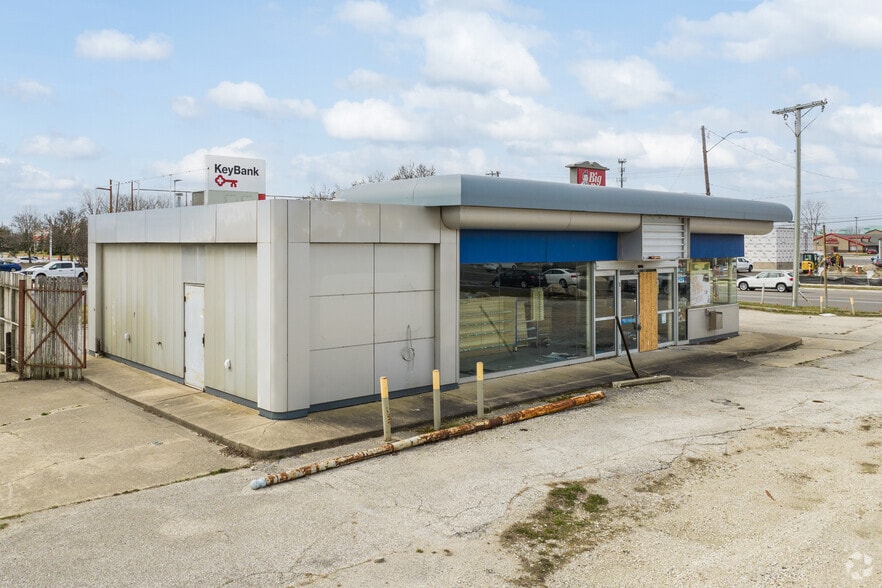 More Photos Of 5760 Lewis Ave, Toledo Convenience Store For Lease