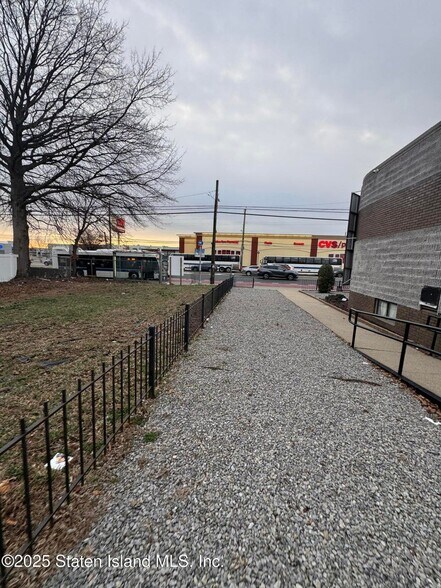 More Photos Of 2691 Hylan Blvd, Staten Island Medical For Lease