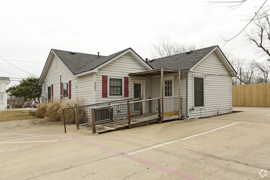 More Photos Of 907 N Goliad Rd, Rockwall Office For Lease