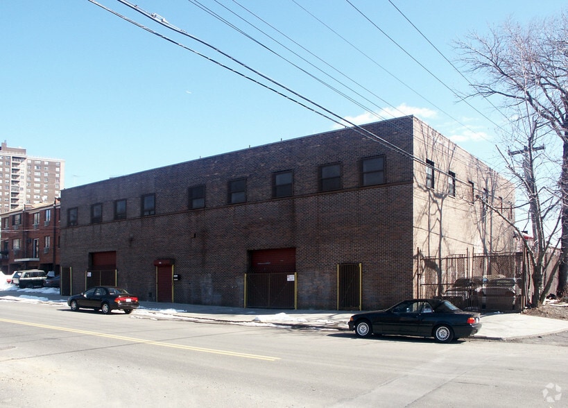 Primary Photo Of 1930 Adee Ave, Bronx Specialty For Sale
