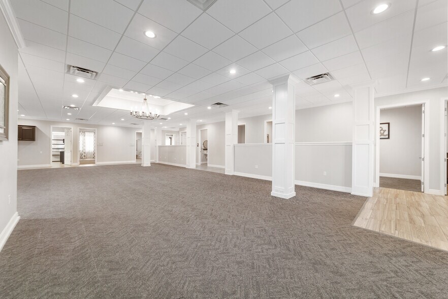 More Photos Of 809 County Road 466, The Villages Medical For Sale