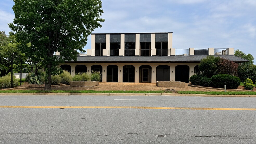 Primary Photo Of 2600 Langhorne Rd, Lynchburg Office For Sale