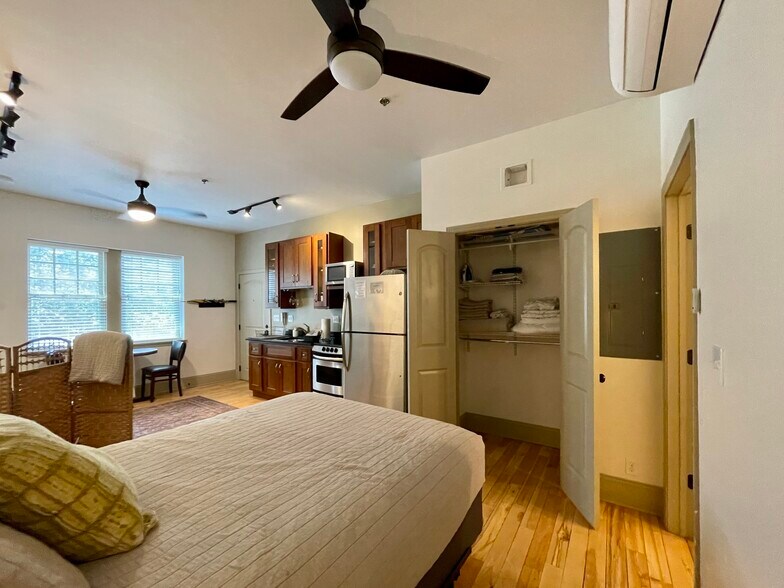 More Photos Of 5 Walnut St, Asheville Apartments For Sale