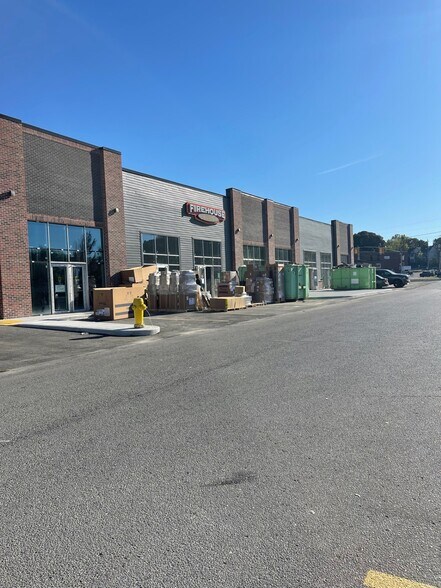 More Photos Of 150 Front St, Quinte West Freestanding For Lease