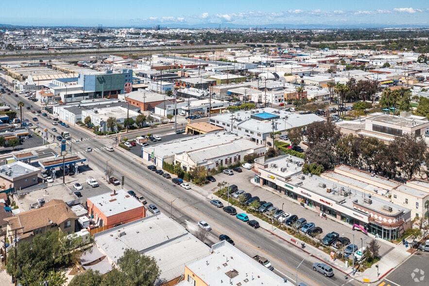 More Photos Of 439 W Anaheim St, Long Beach Freestanding For Sale