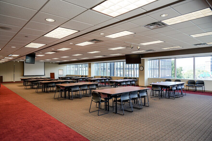More Photos Of 112 Washington Pl, Pittsburgh Office Residential For Lease