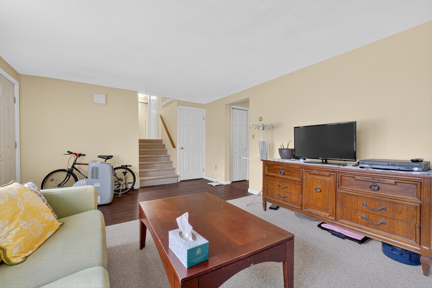 More Photos Of 2 Renee Gate St, Cortlandt Manor Office For Sale