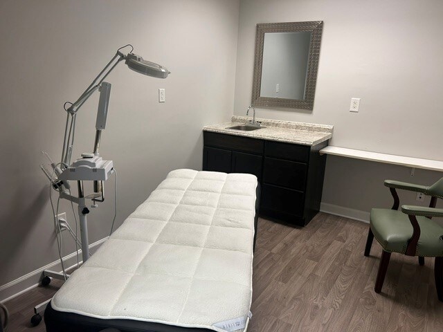 More Photos Of 6315 Amherst Ct, Peachtree Corners Medical For Lease
