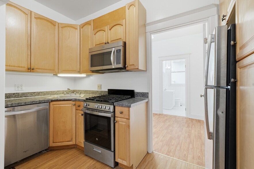 More Photos Of 561 Minna St, San Francisco Multifamily For Sale