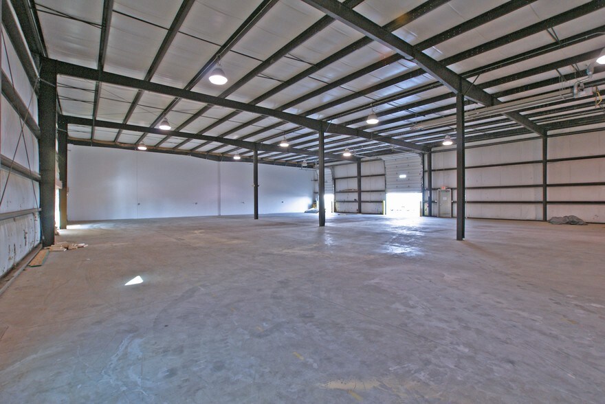More Photos Of 7637 B Commerce Pl, Plain City Warehouse For Lease