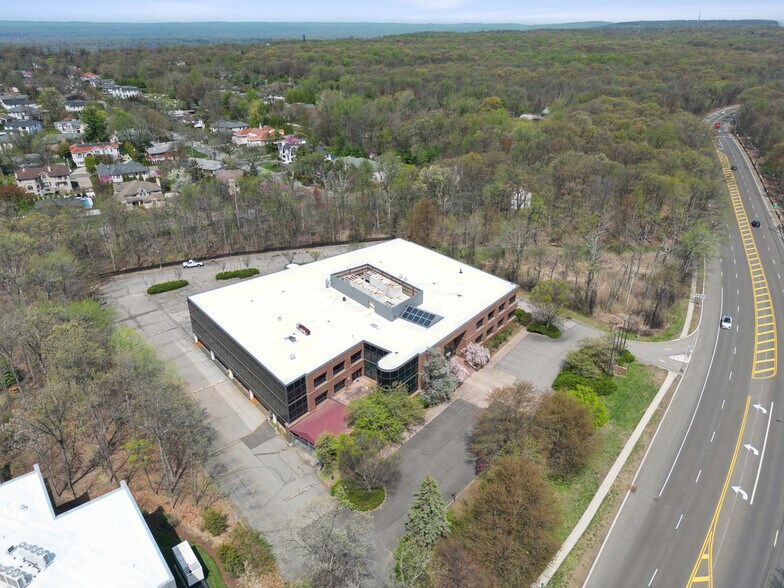 More Photos Of 1000 Sylvan Ave, Englewood Cliffs Office For Sale
