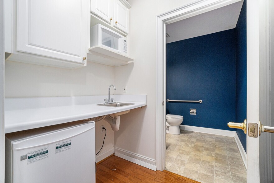 More Photos Of 1275 Shiloh Rd NW, Kennesaw Office Residential For Lease