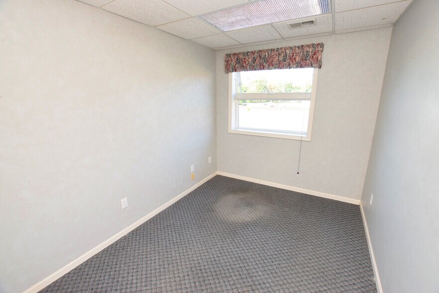 More Photos Of 320 E Grand Blanc Rd, Grand Blanc Office For Lease