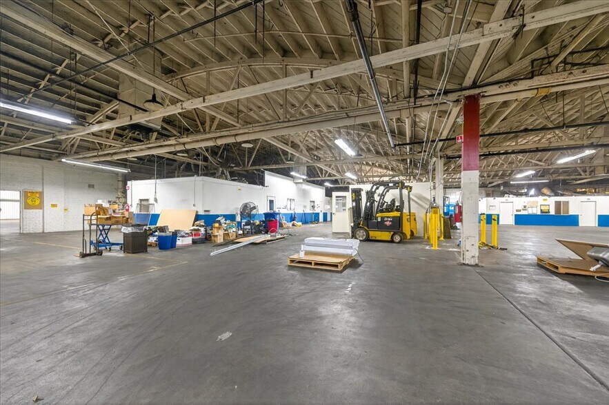 More Photos Of 1121 Annadale Ave, Sanger Refrigeration Cold Storage For Lease