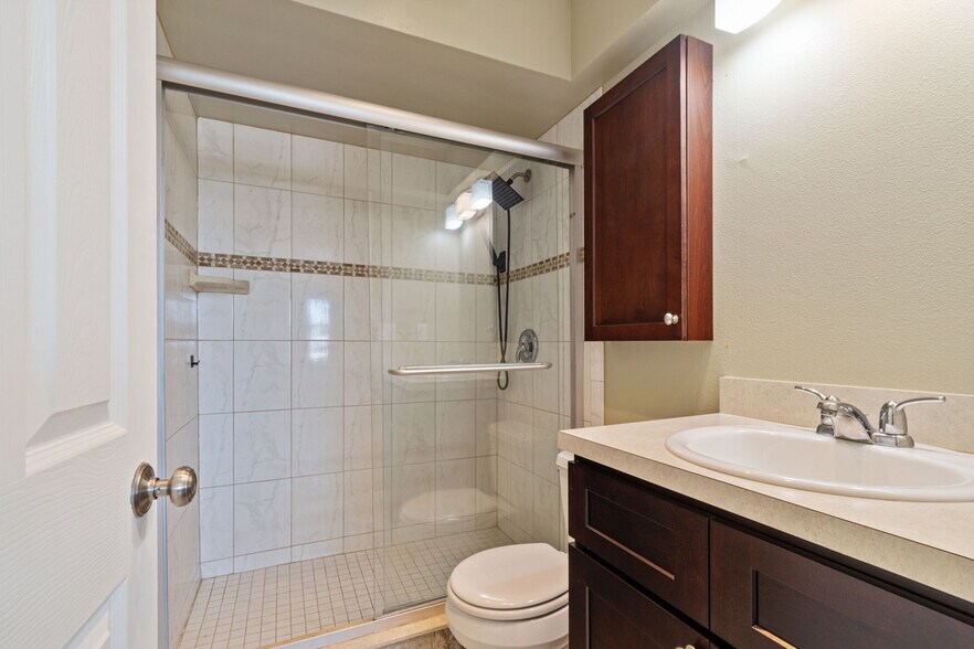 More Photos Of 2307 Bay Blvd, Indian Rocks Beach Apartments For Sale