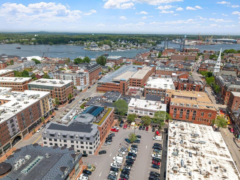 More Photos Of 172 Hanover St, Portsmouth Restaurant For Sale
