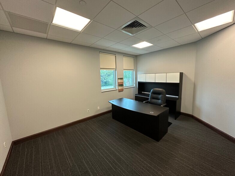 More Photos Of 8230 210th St S, Boca Raton Coworking Space
