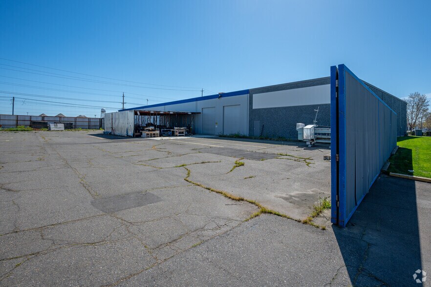 More Photos Of 6201 27th St, Sacramento Warehouse For Lease