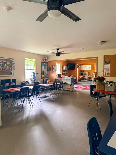 More Photos Of 11749 Snyder Rd, Knoxville Daycare Center For Sale
