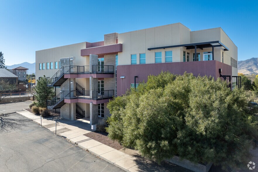More Photos Of 500 N Garden Ave, Sierra Vista Office For Lease