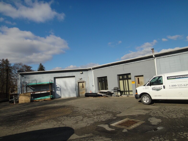 More Photos Of 8 Van Tassell Ct, Norwalk Warehouse For Lease