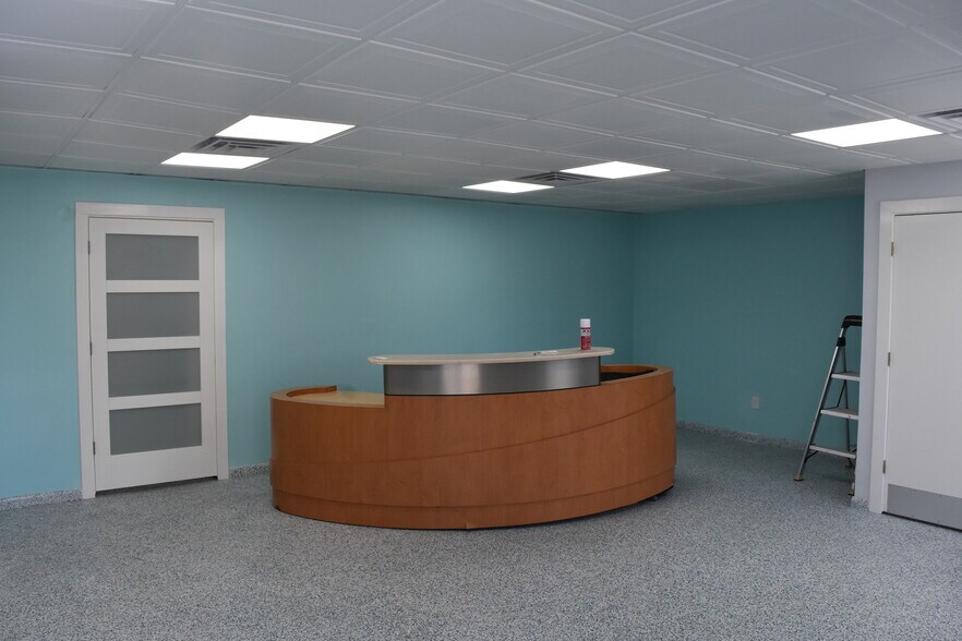 More Photos Of 8998 N 130th Ave, Largo Manufacturing For Sale