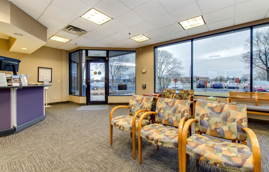More Photos Of 7201-7245 University Ave NE, Fridley Medical For Lease