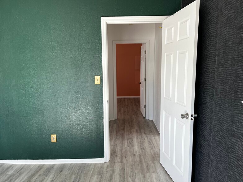 More Photos Of 4235 Central Ave, Saint Petersburg Loft Creative Space For Sale