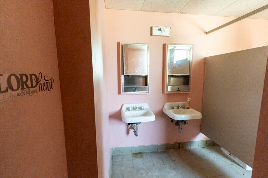 More Photos Of 404 N Elm St, Marshville Religious Facility For Sale