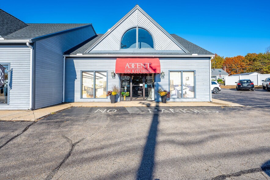 More Photos Of 112 Lafayette Rd, North Hampton General Retail For Sale