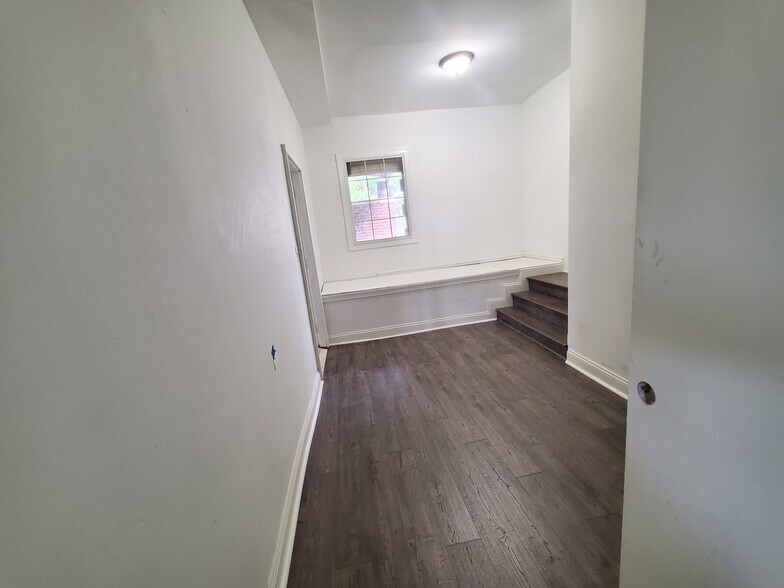 More Photos Of 4926 Marlboro Pike, Capitol Heights General Retail For Lease