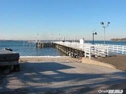 More Photos Of 7 Bond St, Great Neck Apartments For Lease