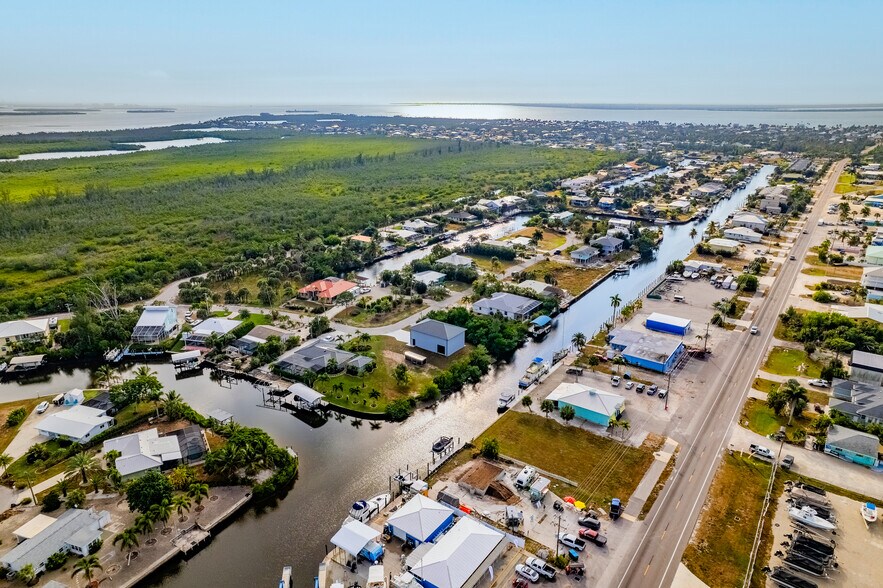 More Photos Of 3366 Stringfellow Rd, Saint James City Office For Sale